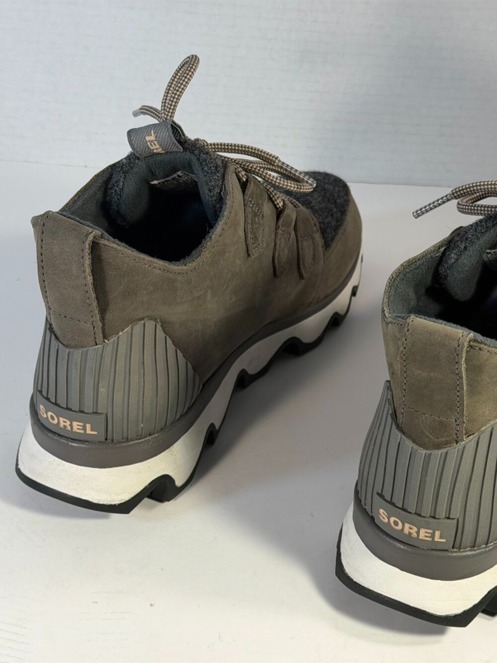 WOMEN'S SOREL SIZE 7.5 WATERPROOF BOOTIES - Picture 4 of 16